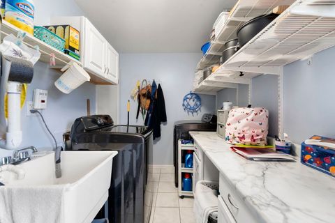 Tiny photo for 100 Des Plaines Lane, Hoffman Estates, IL 60169 (MLS # 12534076)