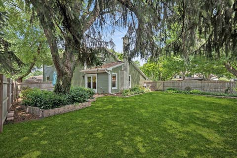 Tiny photo for 619 Dawes Street, Libertyville, IL 60048 (MLS # 12712160)