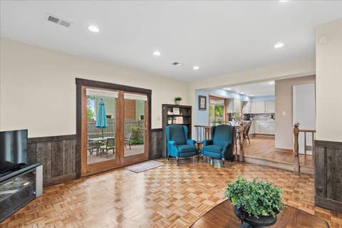 Tiny photo for 619 Dawes Street, Libertyville, IL 60048 (MLS # 12712160)