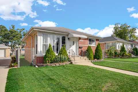 Tiny photo for 3109 Wilcox Avenue, Bellwood, IL 60104 (MLS # 12524563)