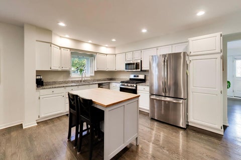Tiny photo for 836 N Fernandez Avenue, Arlington Heights, IL 60004 (MLS # 12791689)