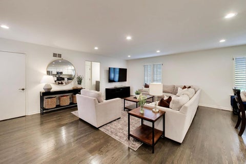 Tiny photo for 836 N Fernandez Avenue, Arlington Heights, IL 60004 (MLS # 12791689)