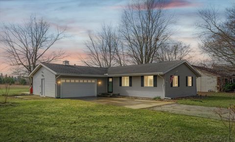 Photo of 1432 Country Club Lane, Loda, IL 60948 (MLS # 12577055)