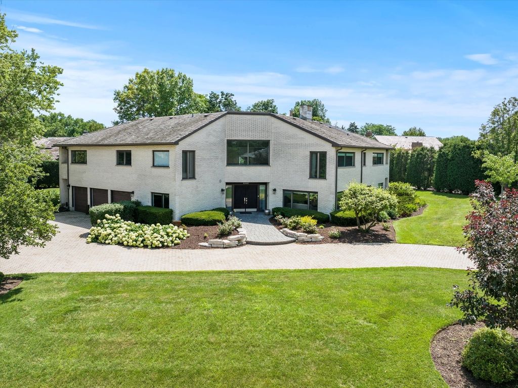 Photo for 1912 Midwest Club Parkway, Oak Brook, IL 60523 (MLS # 12432478)