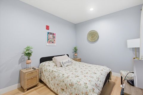 Tiny photo for 715 South Boulevard #301, Oak Park, IL 60302 (MLS # 12569339)