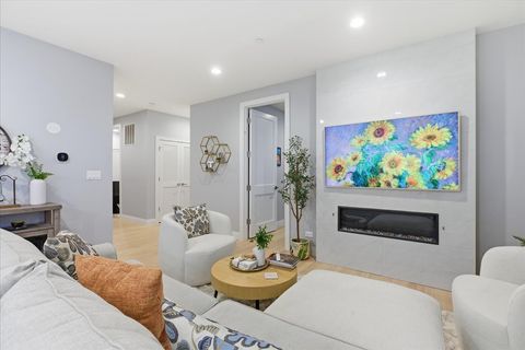 Tiny photo for 715 South Boulevard #301, Oak Park, IL 60302 (MLS # 12569339)