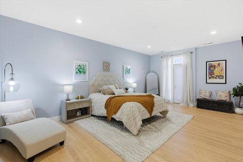 Tiny photo for 715 South Boulevard #301, Oak Park, IL 60302 (MLS # 12569339)