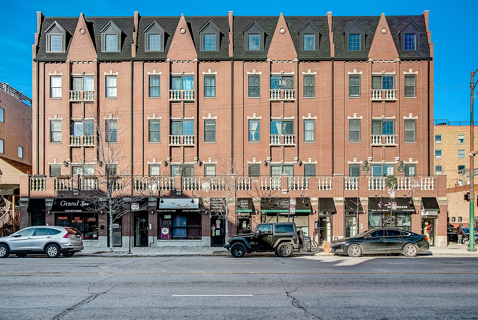 Photo 1 of 14 — 1402 W GRAND Avenue 3, Chicago, IL 60642