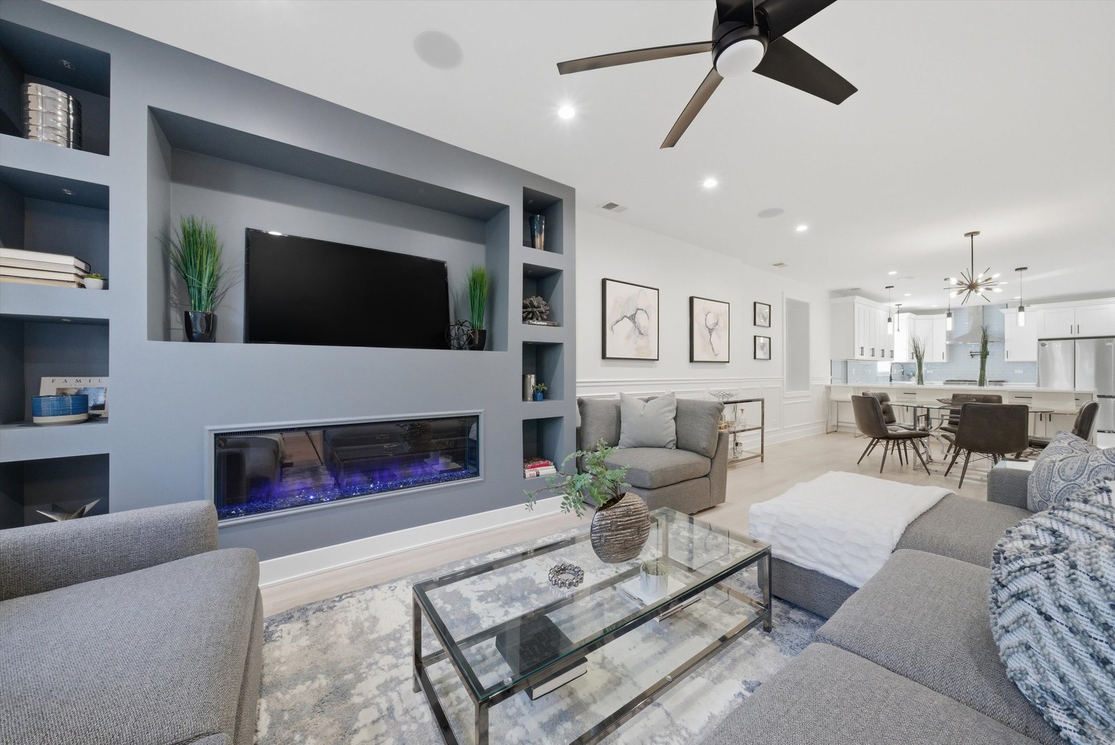 2625 W Armitage Avenue