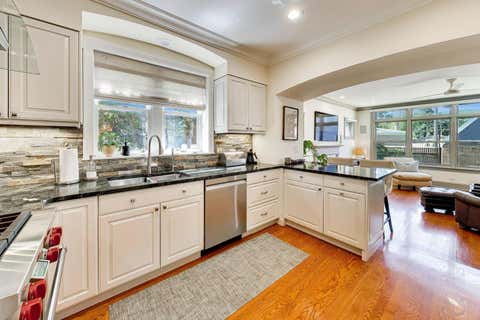 Tiny photo for 6308 N INDIAN Road, Chicago, IL 60646 (MLS # 12710045)