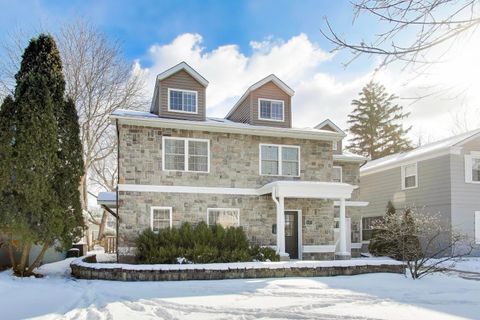 Tiny photo for 347 S Newbury Place, Arlington Heights, IL 60005 (MLS # 12555290)