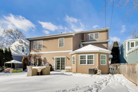 Tiny photo for 347 S Newbury Place, Arlington Heights, IL 60005 (MLS # 12555290)