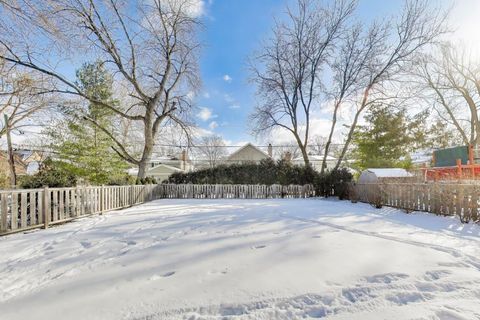 Tiny photo for 347 S Newbury Place, Arlington Heights, IL 60005 (MLS # 12555290)