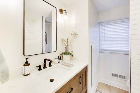 Tiny photo for 347 S Newbury Place, Arlington Heights, IL 60005 (MLS # 12555290)