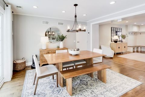 Tiny photo for 347 S Newbury Place, Arlington Heights, IL 60005 (MLS # 12555290)