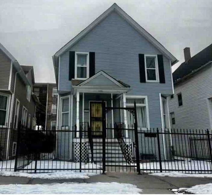 5816 W Fulton Street
