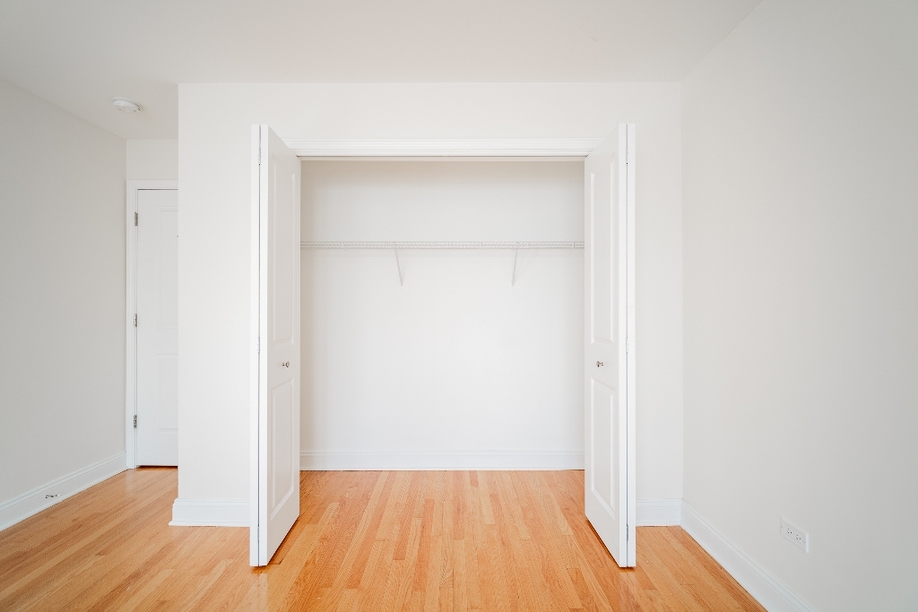 515 SHERIDAN Road 305