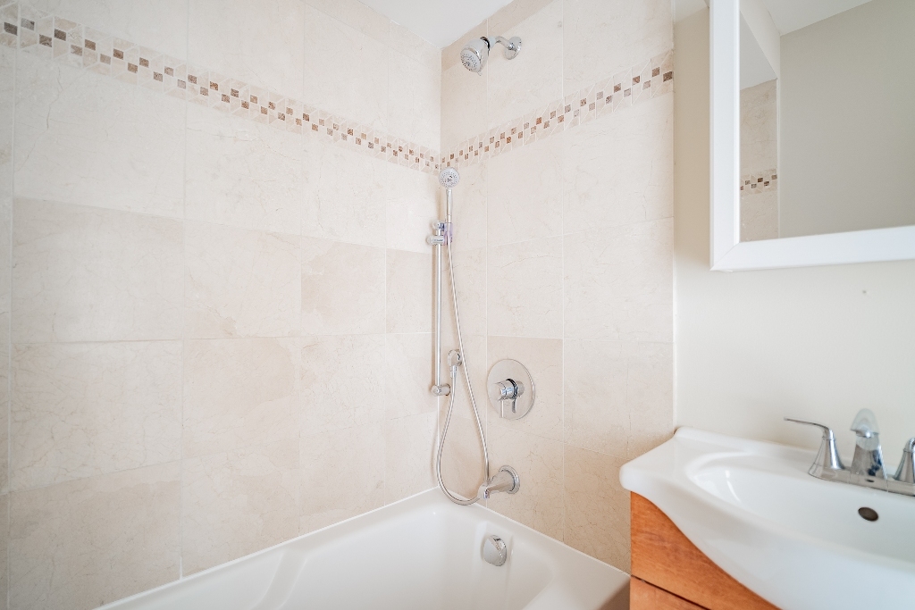 515 SHERIDAN Road 305