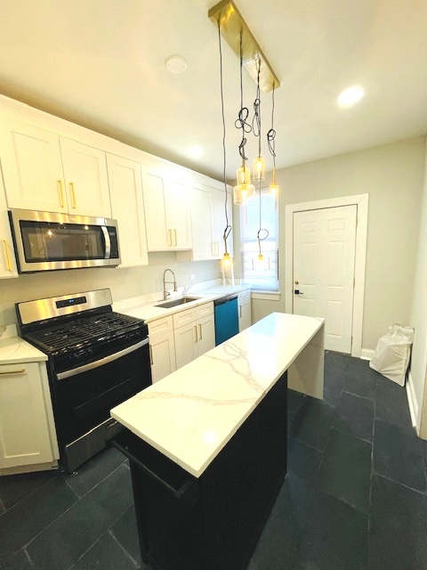 706 S Claremont Avenue