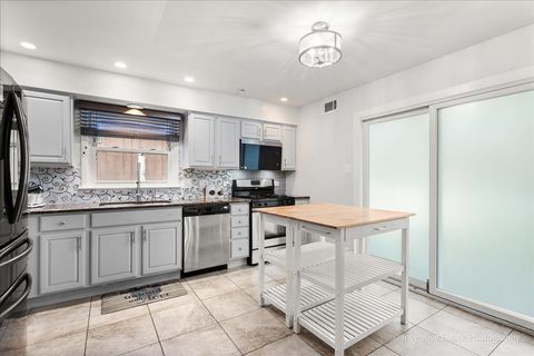 Tiny photo for 835 Maple Road, Flossmoor, IL 60422 (MLS # 12573221)