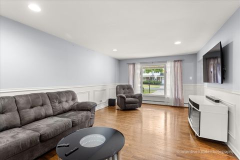 Tiny photo for 835 Maple Road, Flossmoor, IL 60422 (MLS # 12573221)