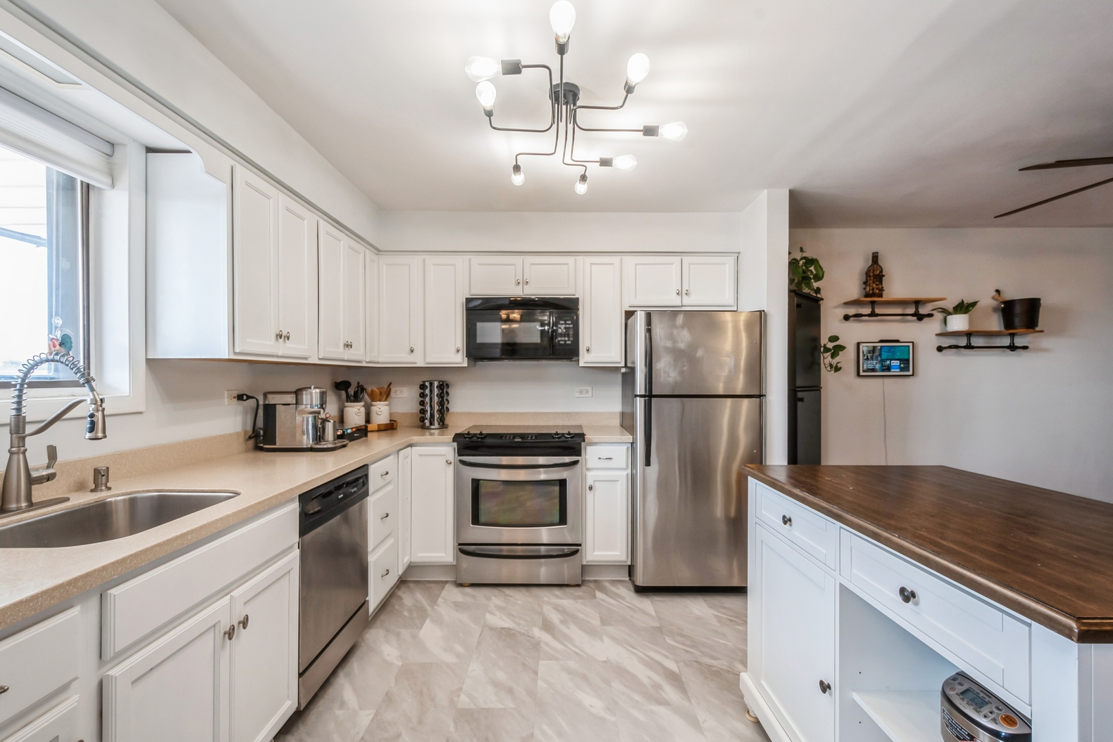 6221 N Niagara Avenue 507