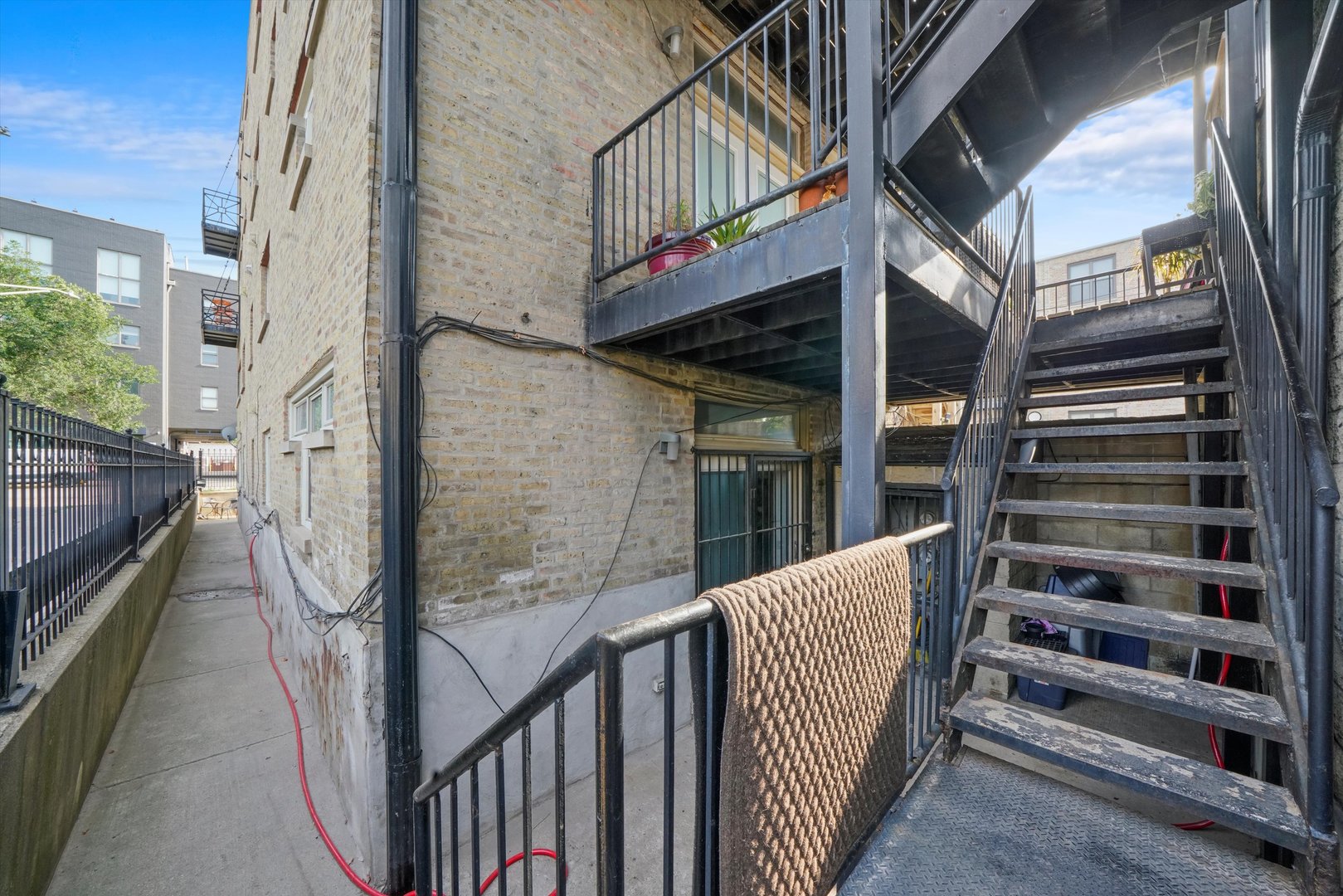 1542 W Wabansia Avenue
