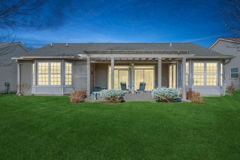 Tiny photo for 2545 Edgewater Drive, Elgin, IL 60124 (MLS # 12530571)