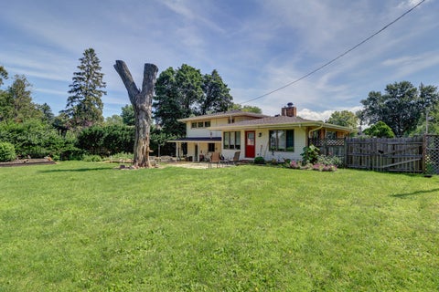 Tiny photo for 804 N 11th Street, Clinton, IA 52732 (MLS # 12685668)