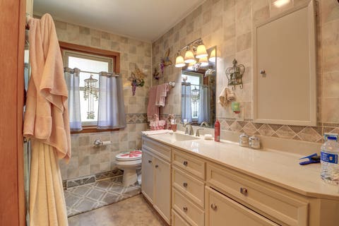 Tiny photo for 804 N 11th Street, Clinton, IA 52732 (MLS # 12685668)