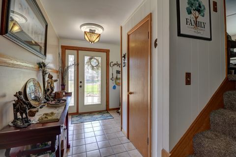 Tiny photo for 804 N 11th Street, Clinton, IA 52732 (MLS # 12685668)