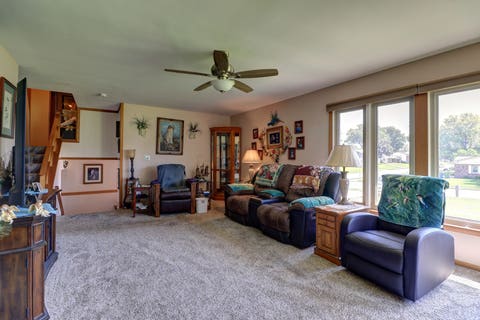 Tiny photo for 804 N 11th Street, Clinton, IA 52732 (MLS # 12685668)