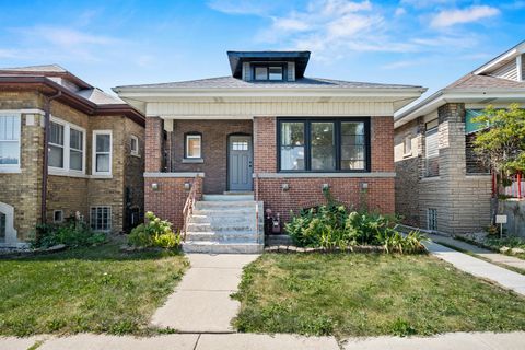 Photo of 2922 N Kilpatrick Avenue, Chicago, IL 60641 (MLS # 12499948)