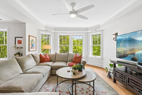 Tiny photo for 623 Washington Boulevard #3N, Oak Park, IL 60302 (MLS # 12646358)
