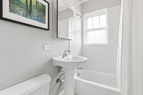 Tiny photo for 623 Washington Boulevard #3N, Oak Park, IL 60302 (MLS # 12646358)