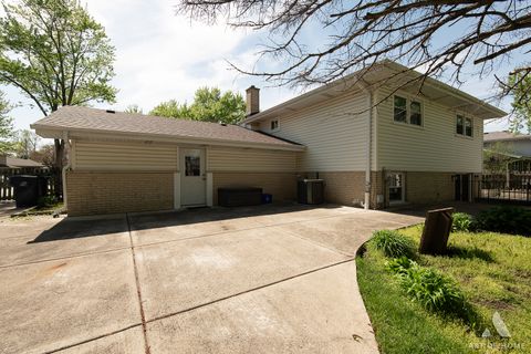 Tiny photo for 603 JOHN Court, Schaumburg, IL 60193 (MLS # 12633721)