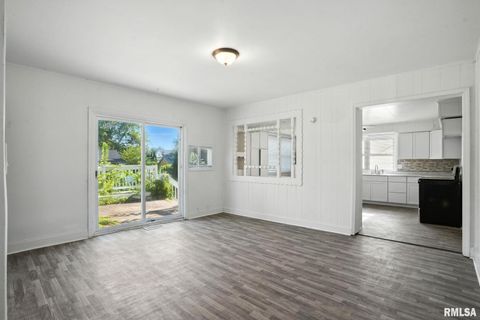 Tiny photo for 320 16TH Avenue N, Clinton, IA 52732 (MLS # QC4266905)