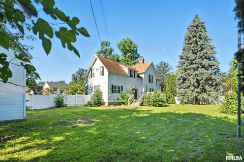 Tiny photo for 320 16TH Avenue N, Clinton, IA 52732 (MLS # QC4266905)