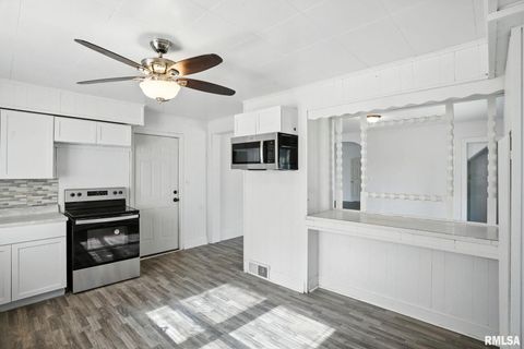 Tiny photo for 320 16TH Avenue N, Clinton, IA 52732 (MLS # QC4266905)