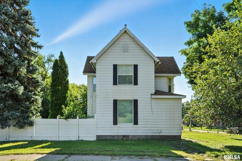 Photo of 320 16TH Avenue N, Clinton, IA 52732 (MLS # QC4266905)