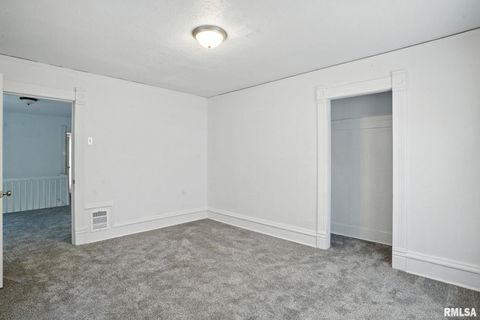 Tiny photo for 320 16TH Avenue N, Clinton, IA 52732 (MLS # QC4266905)