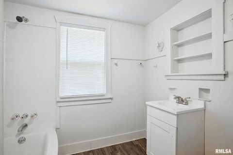 Tiny photo for 320 16TH Avenue N, Clinton, IA 52732 (MLS # QC4266905)