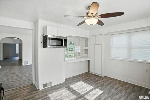 Tiny photo for 320 16TH Avenue N, Clinton, IA 52732 (MLS # QC4266905)