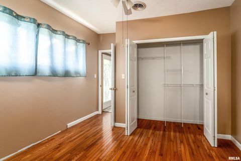 Tiny photo for 311 E Baggott Street, Zeigler, IL 62999 (MLS # EB460741)