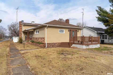 Tiny photo for 311 E Baggott Street, Zeigler, IL 62999 (MLS # EB460741)