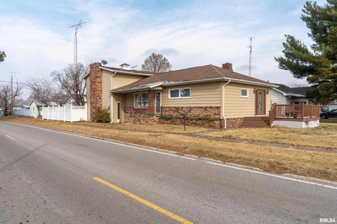 Photo of 311 E Baggott Street, Zeigler, IL 62999 (MLS # EB460741)