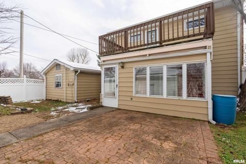 Tiny photo for 311 E Baggott Street, Zeigler, IL 62999 (MLS # EB460741)