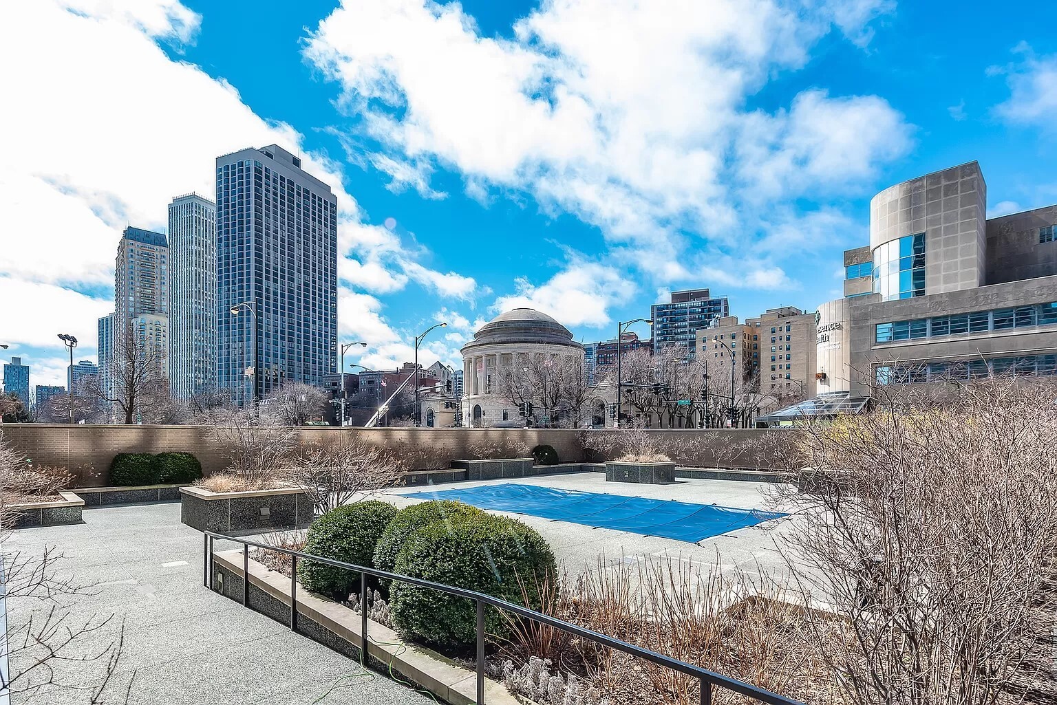 330 W Diversey Parkway 404
