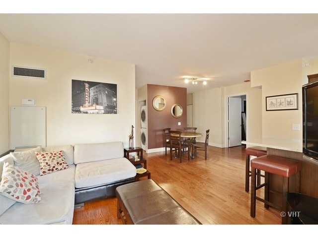 600 N Dearborn Street 611