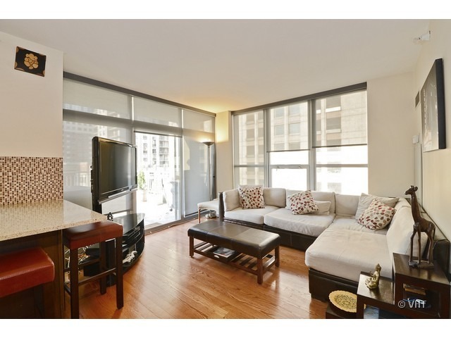 600 N Dearborn Street 611